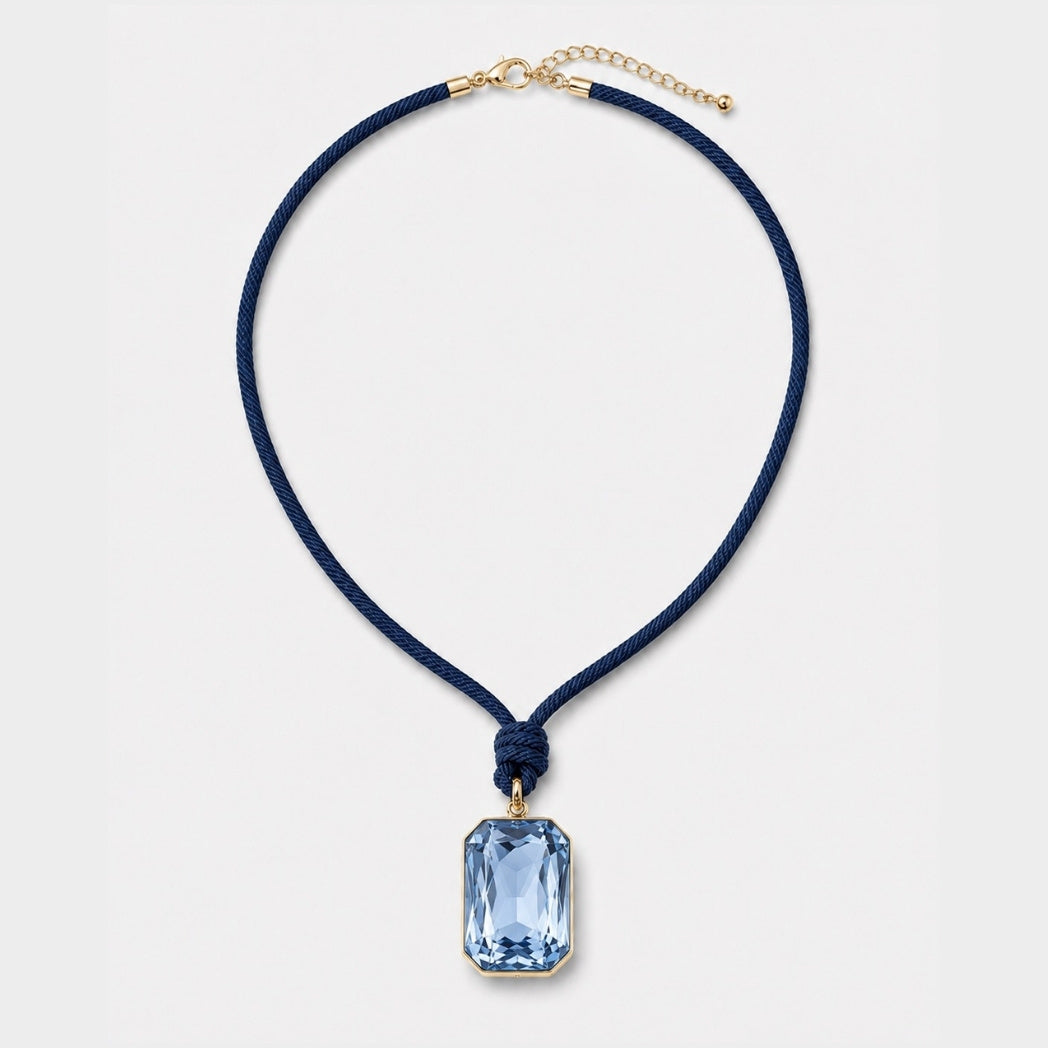 The Knot Necklace