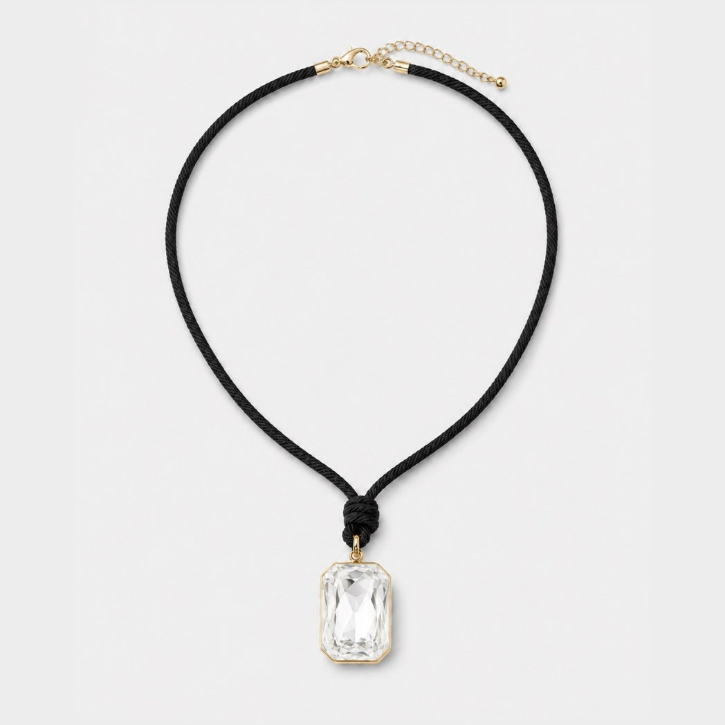 The Knot Necklace